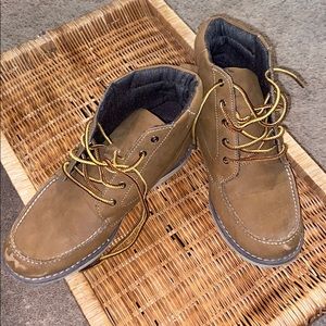 Cat & Jack target Size 6 boys brown/tan shoes